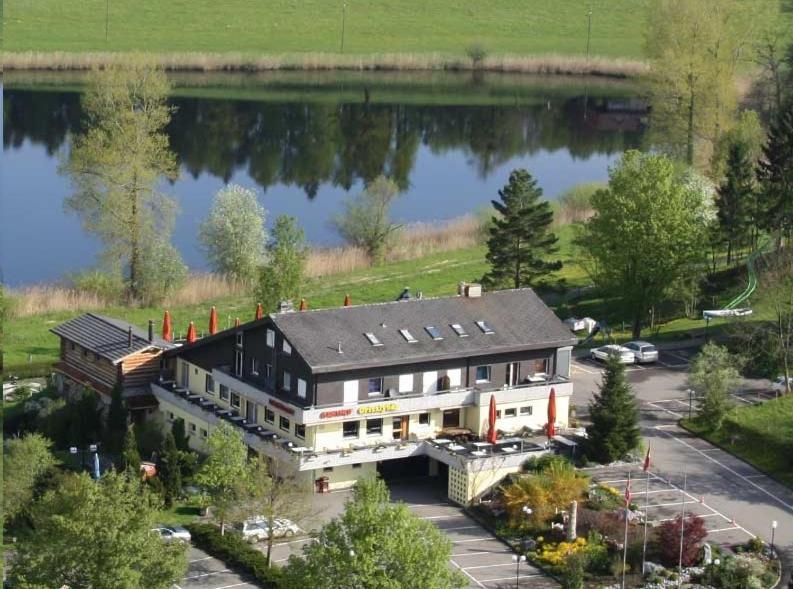 Erlebnisland Grizzlybaer Langenbuhl Exterior foto