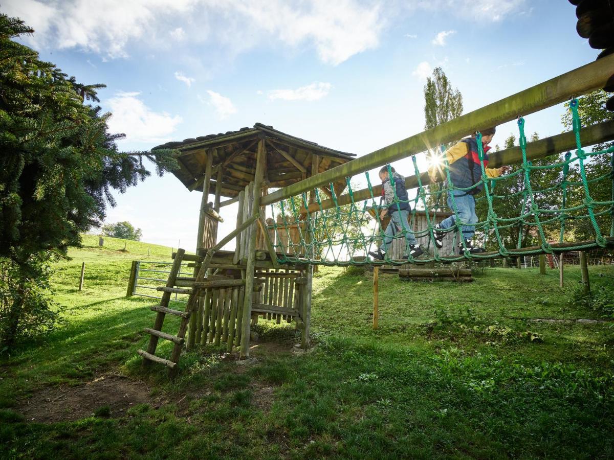 Erlebnisland Grizzlybaer Langenbuhl Exterior foto